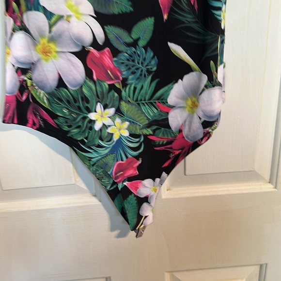 Nylon Apparel size Large women’s body suit - Picture 2 of 3